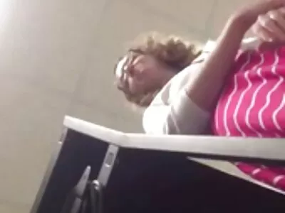 Chick kiemelkedő duci szex videók punci ajkak lesz anális