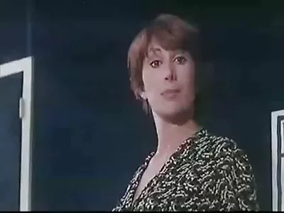 Busty nő felvonultatja ingyen pornóvideók kopogtatóit
