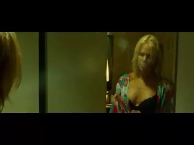 Két dögös lány a zuhany alatt szexvideó pornó
