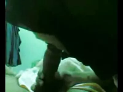 Szóval csinos feleség baromi kemény mindkét lyukban szerda este, amikor a szülők kint vannak gruppen szexvideok