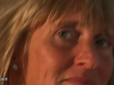 Két lány mutatkozik erotikus film online
