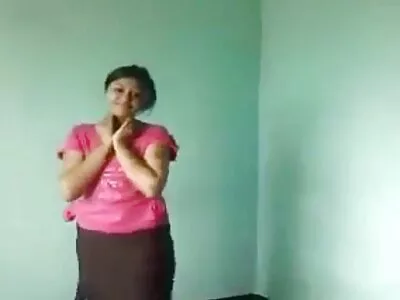 Karcsú csaj forró ingyen nézhető sexvideók hosszú lábakkal hátrafelé cowgirl