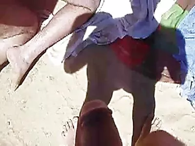Tehát a csinos barna feleséget kéjes férj készítette videón, és megosztja az interneten vv pandora porn