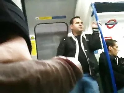 A maszkos csaj szereti az ujjakat és a magyarul beszelo szexfilmek farkukat